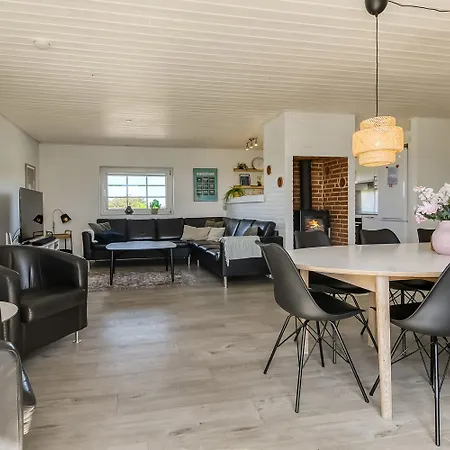 Poolhus Med Kun 100m Til Vesterhavet Sj80 Vakantiehuis Harboør